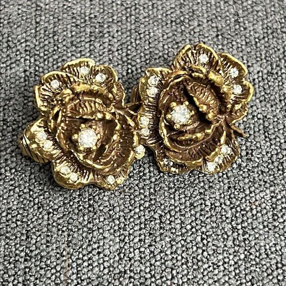 Gorgeous Set of Signed Goldette Brooch and Earrings Antique Gold - Picture 5 of 8
